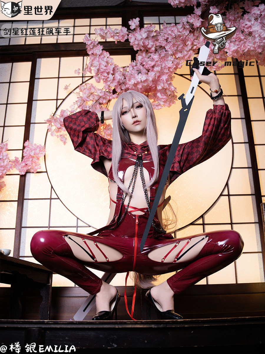 Anime Cosplay Show - NIKKE × Stellar Blade Collab، إلهة