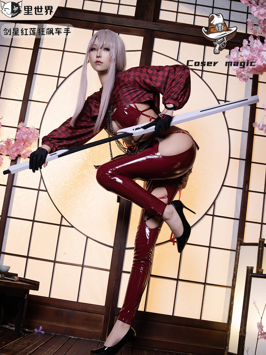 NIKKE × Stellar Blade Collab،  - مراجعة Anime Cosplay Show وسعره