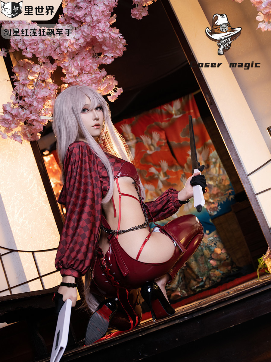 NIKKE × Stellar Blade Collab،  - مراجعة Anime Cosplay Show وسعره